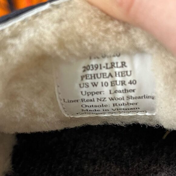 OluKai Pehuea Heu Black Leather Slip-On Genuine Shearing Sheep Fur Womans Size 1 - Picture 8 of 8